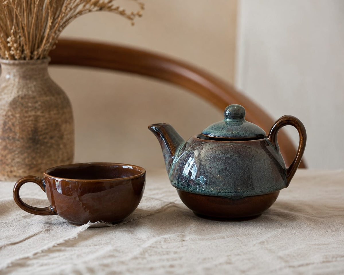 The Nesting Teas Set - Handcrafted ceramic teapot & Cup for One